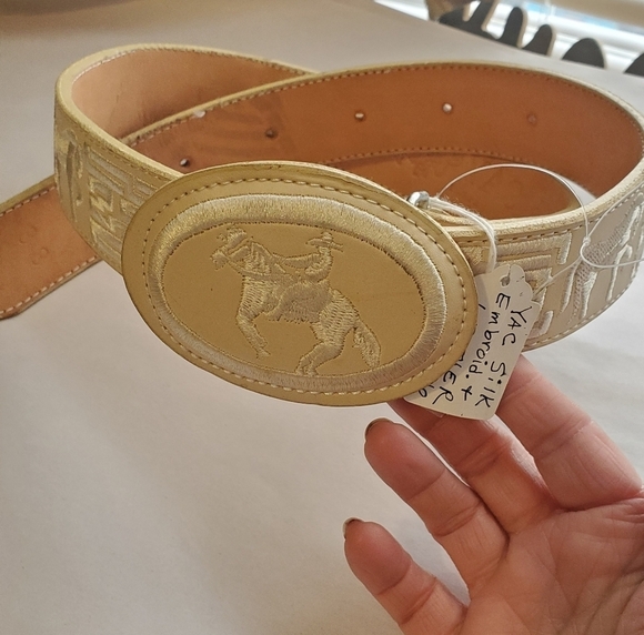 YAC SILK EMBROIDERY LEATHER NWT. Belt and buckle.  Beige  sz 38 unisex - Picture 1 of 13